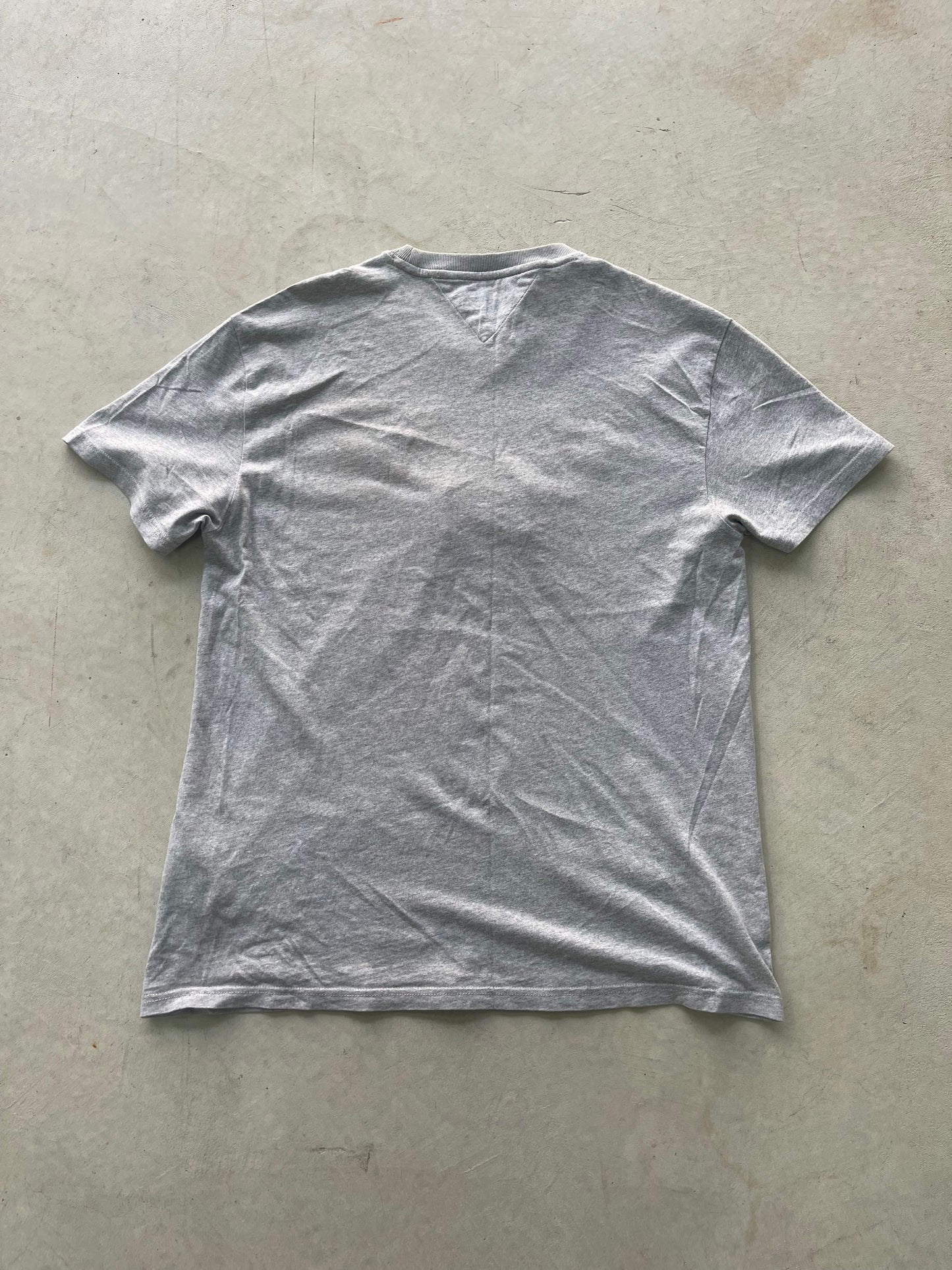 Tommy Hilfiger Spellout Tee (L)