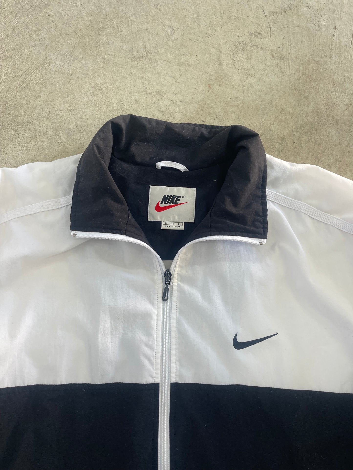 ‘90s Nike Full Zip Jacket (XL)