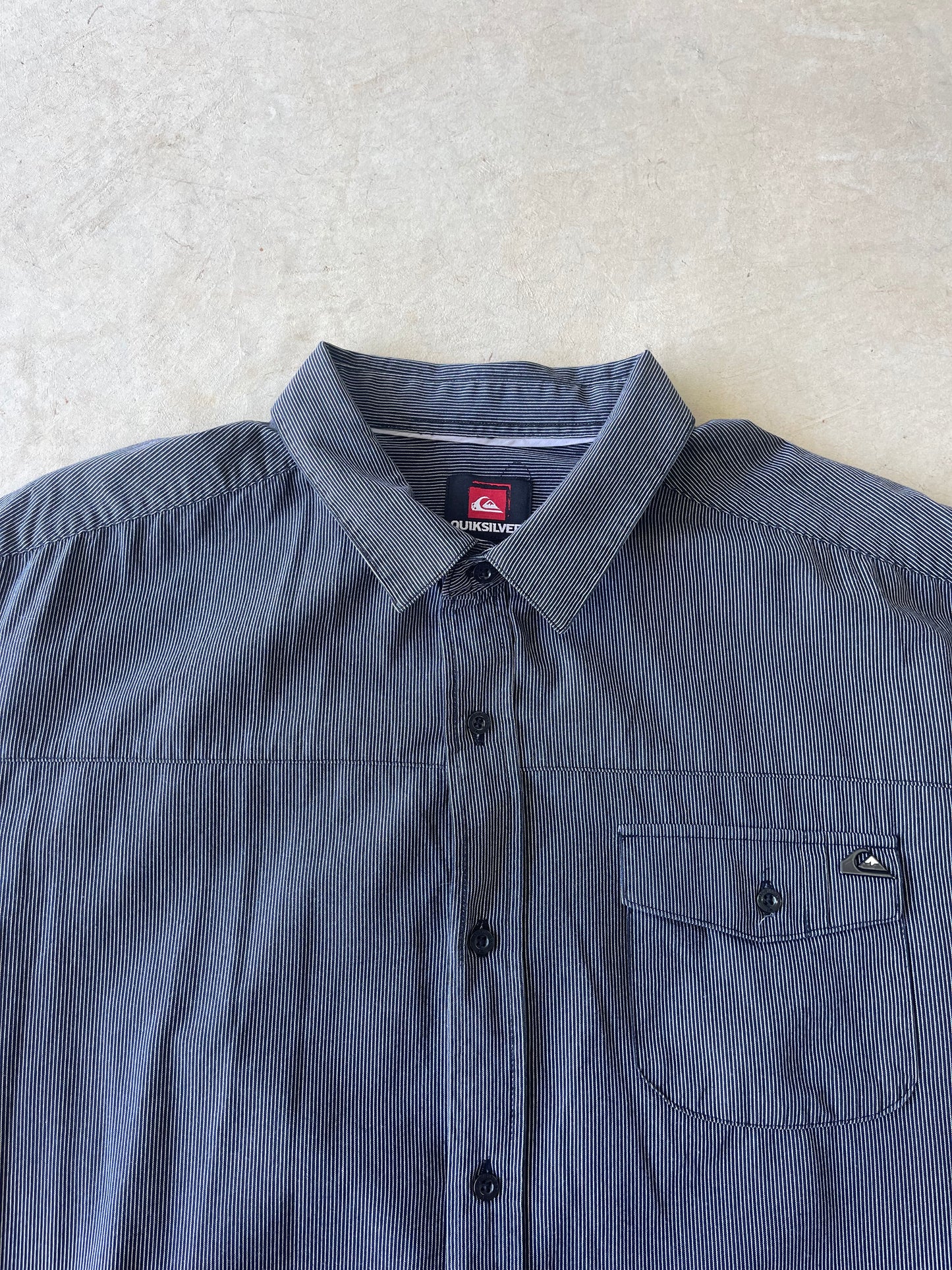 Y2K Quiksilver Short Sleeve Button Up Shirt (XL)