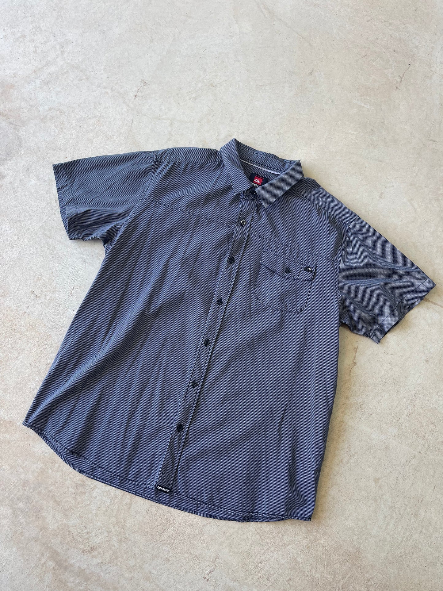 Y2K Quiksilver Short Sleeve Button Up Shirt (XL)
