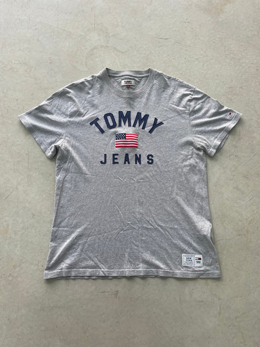Tommy Hilfiger Spellout Tee (L)