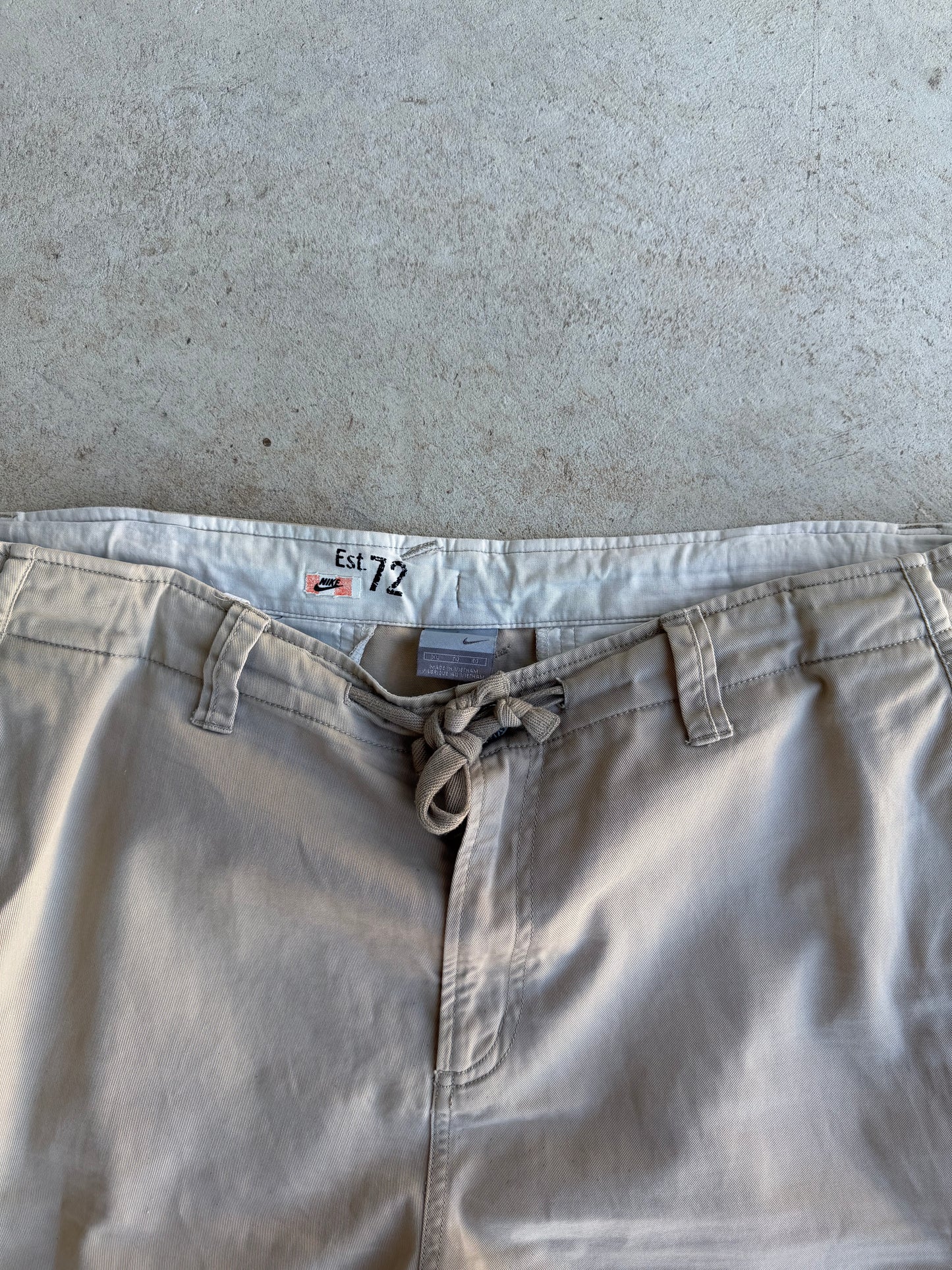 Vintage Nike Cargo Shorts (36)