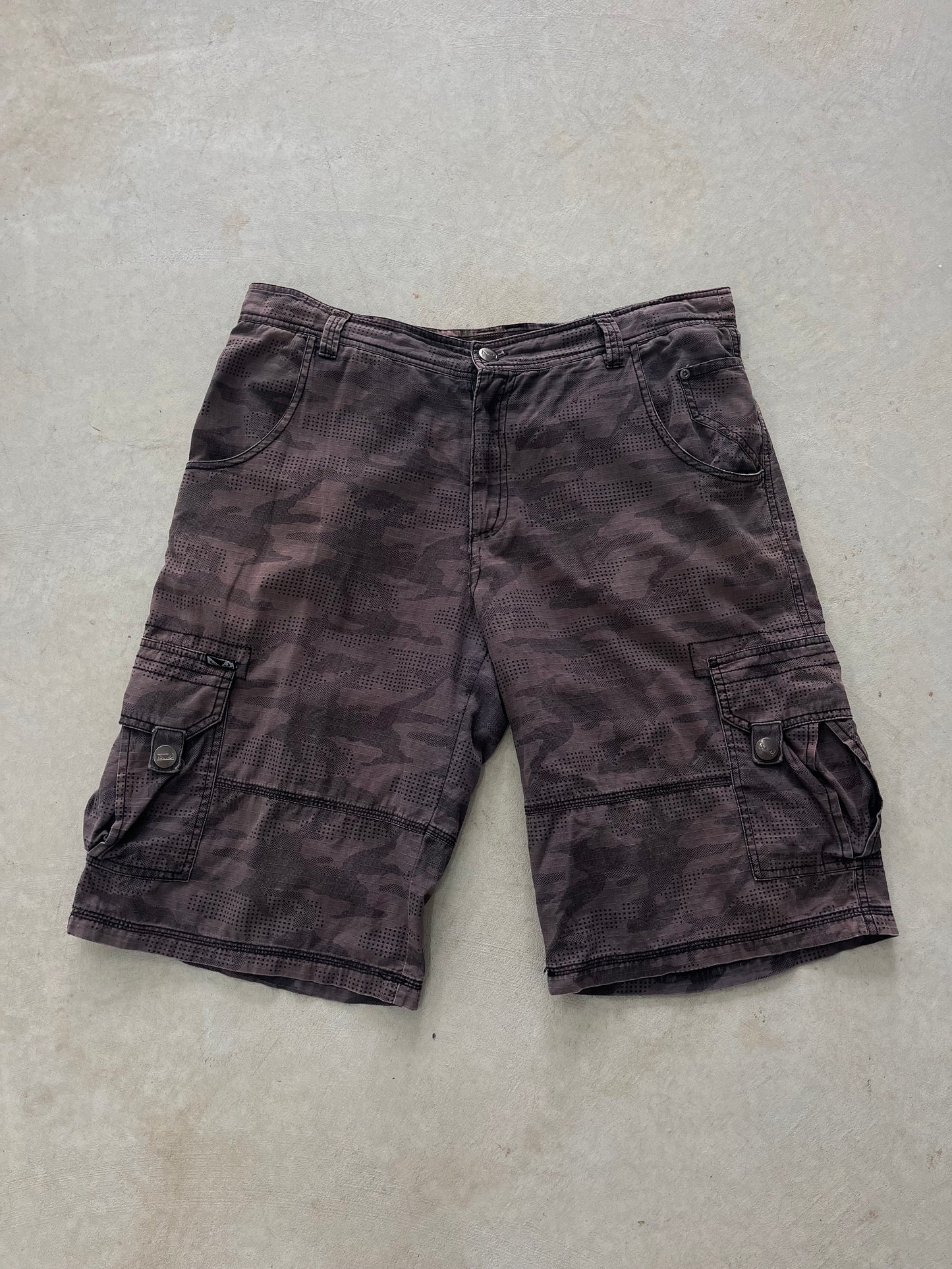 Y2K BadBoy Cargo Shorts (36)