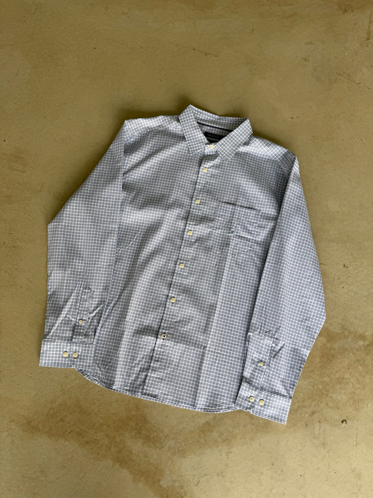 Nautica Long Sleeve Button Up Shirt (XL)