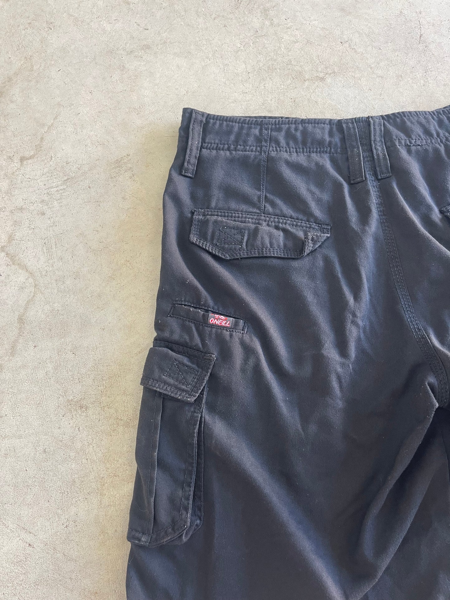 Y2K O’Neill Cargo Shorts (32-34)