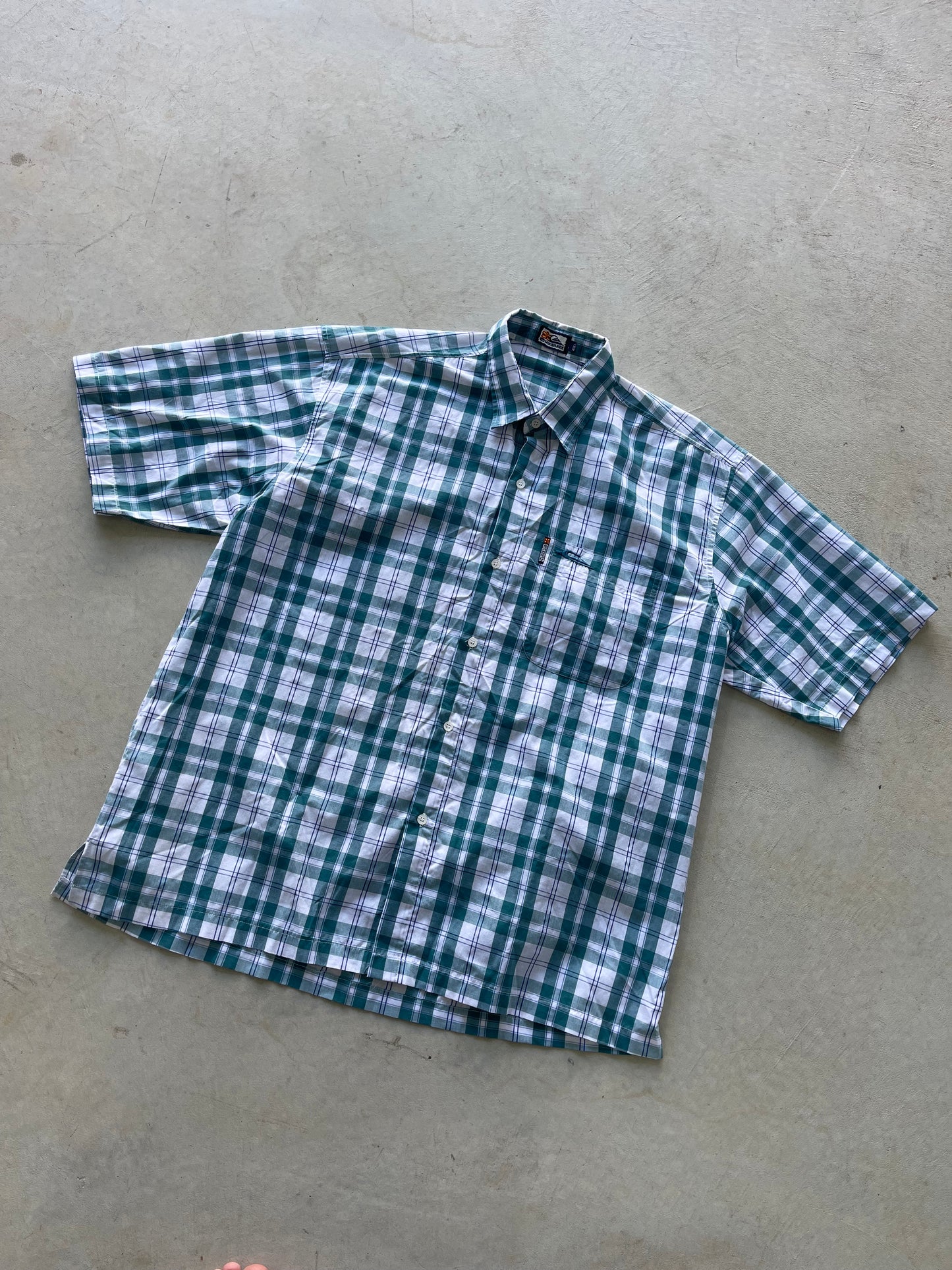Vintage Quiksilver Button Up (XXL)