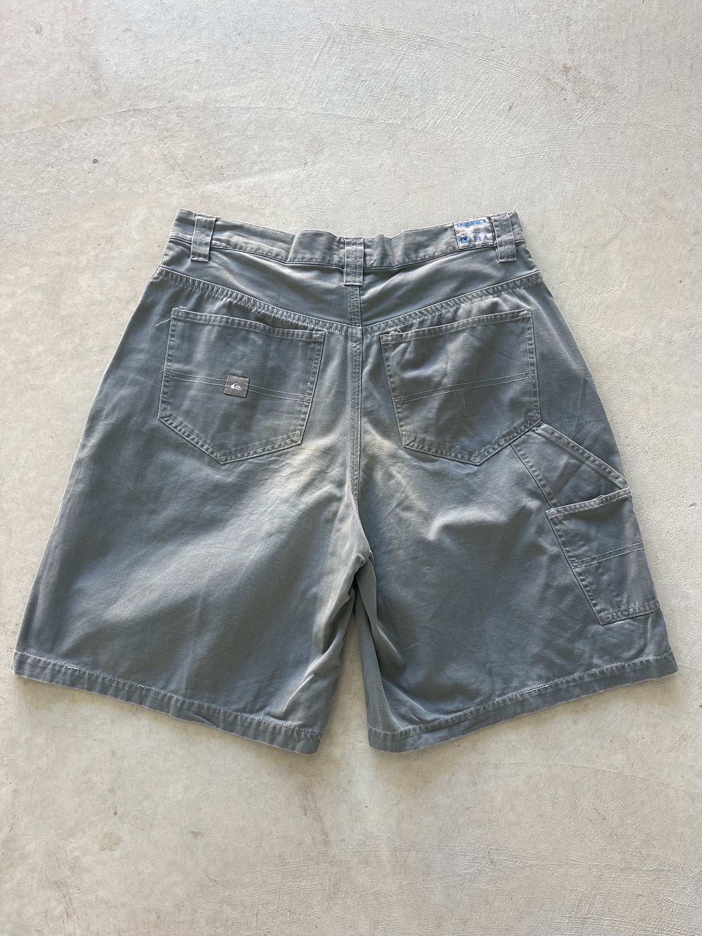 Vintage Quiksilver Shorts (33)