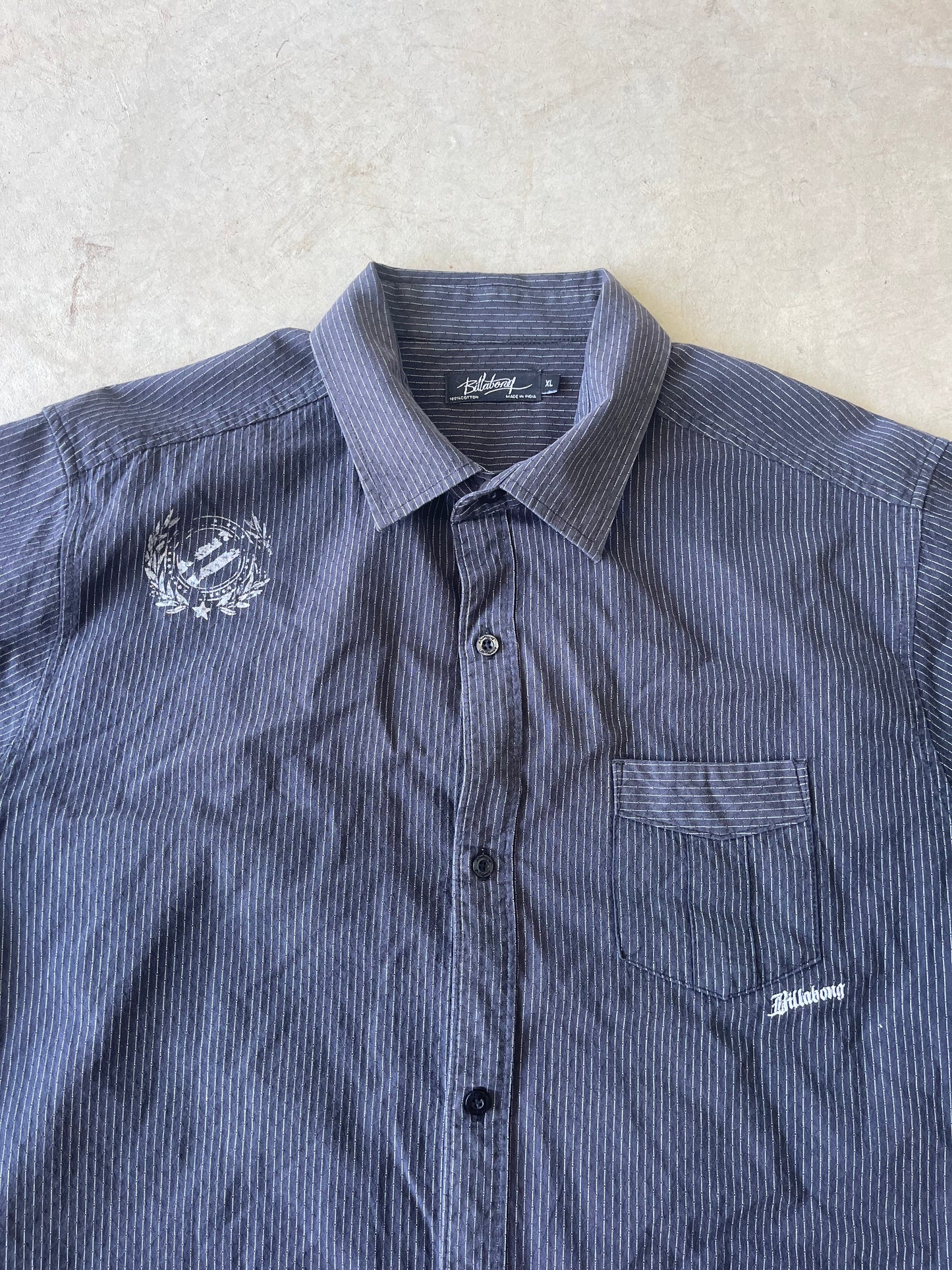 Y2K Billabong Short Sleeve Button Up Shirt (XL)
