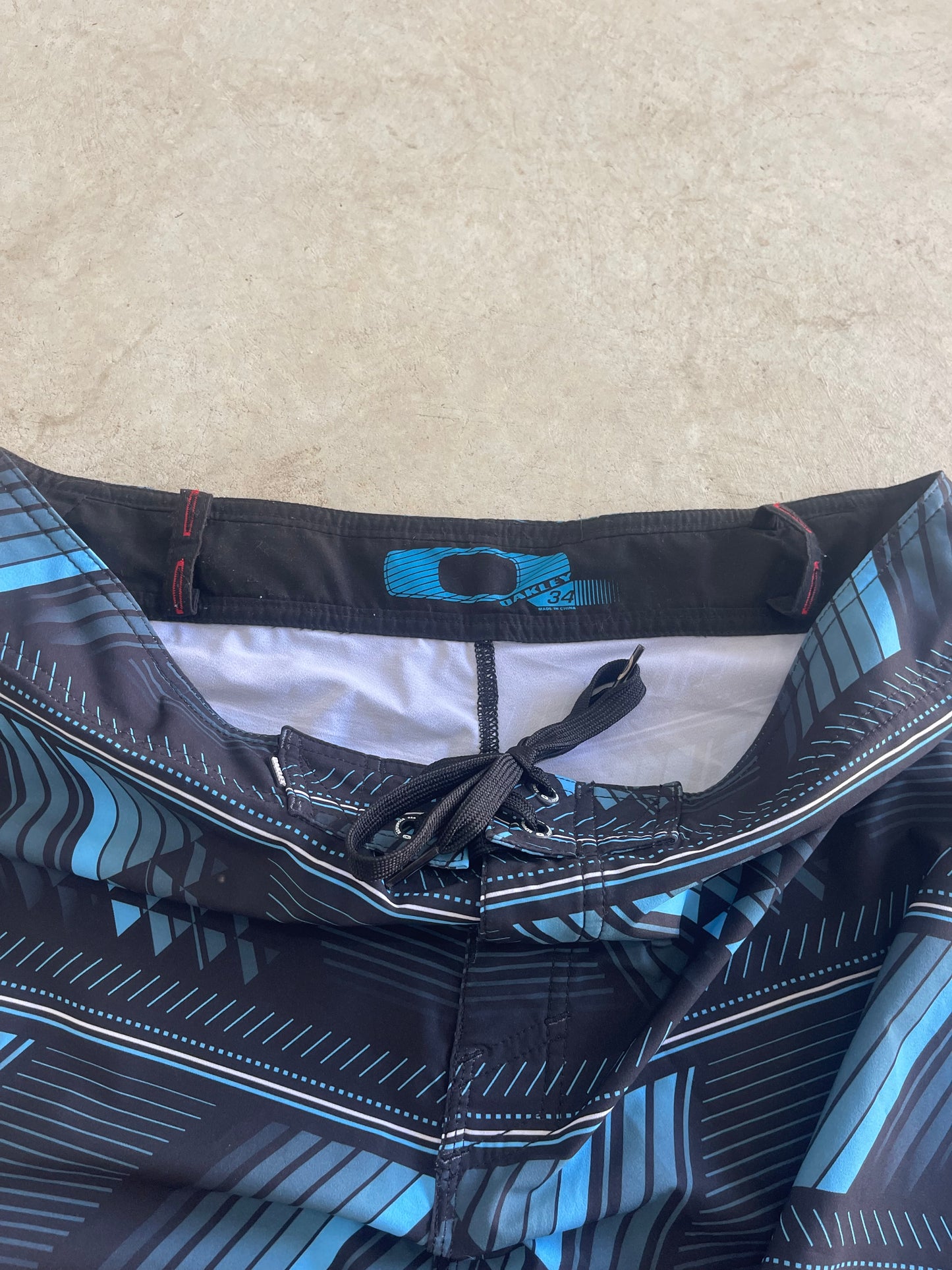 Y2K Oakley Boardies (34)