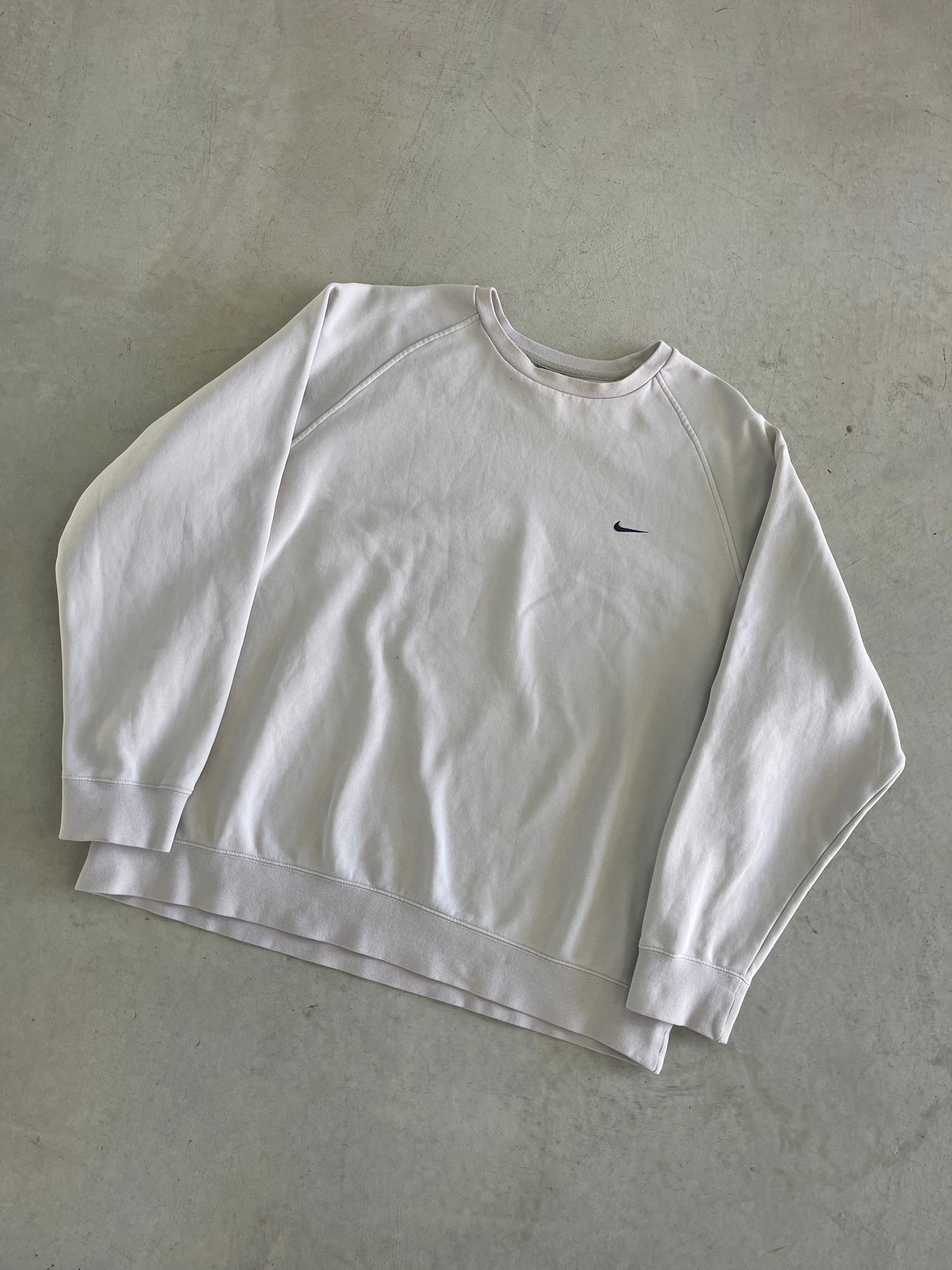 Vintage Nike Minimalist Embroidered Crewneck (XL)