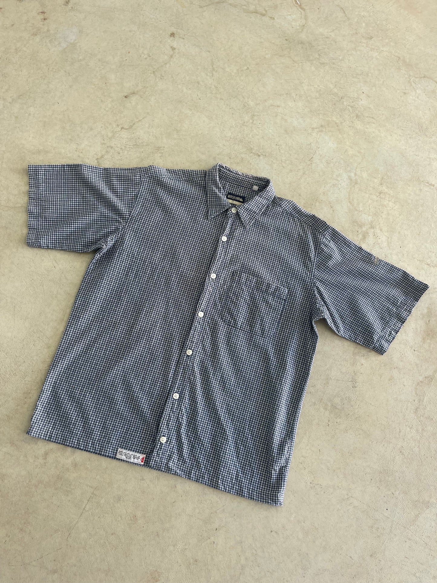 Vintage Quiksilver Embroidered Short Sleeve Button Up Shirt (M-L)