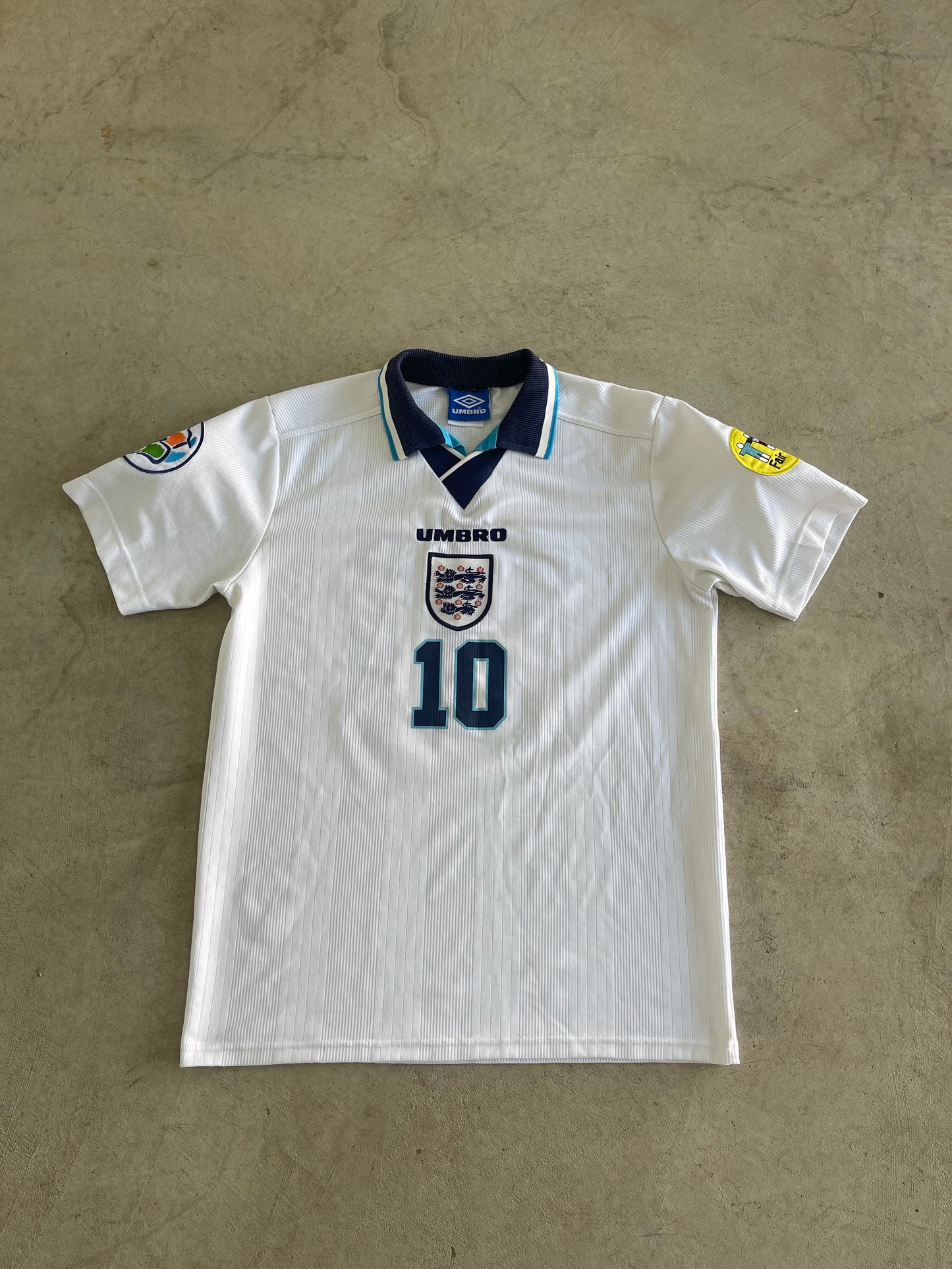 Vintage Umbro England Soccer Jersey (XL)