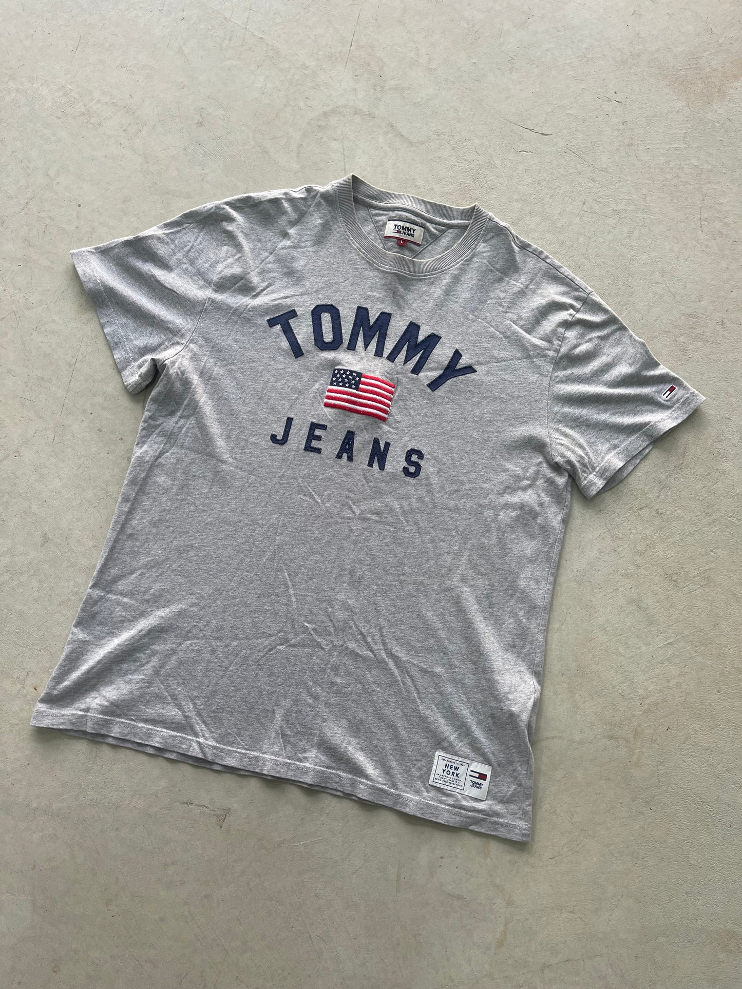 Tommy Hilfiger Spellout Tee (L)