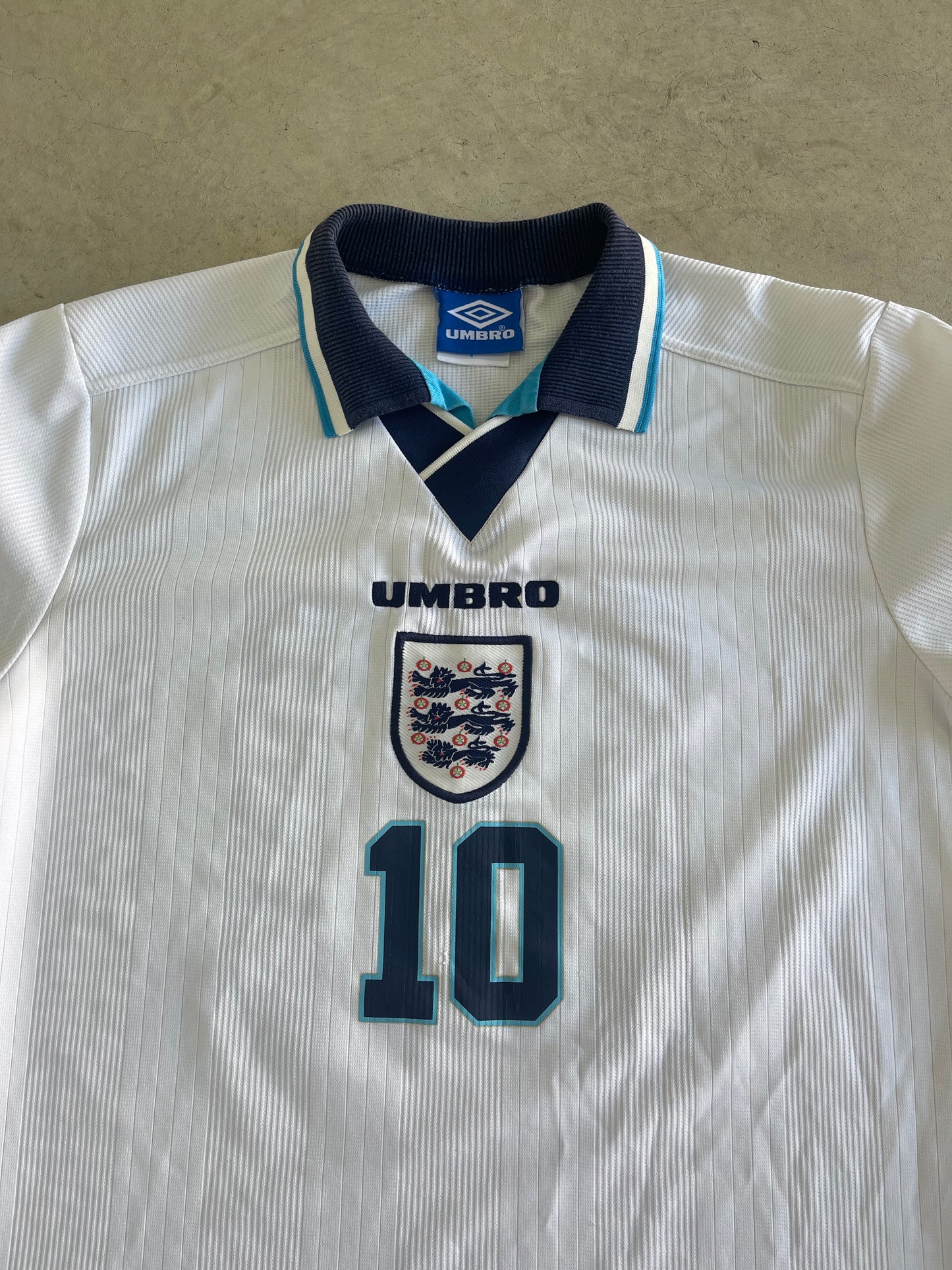 Vintage Umbro England Soccer Jersey (XL)