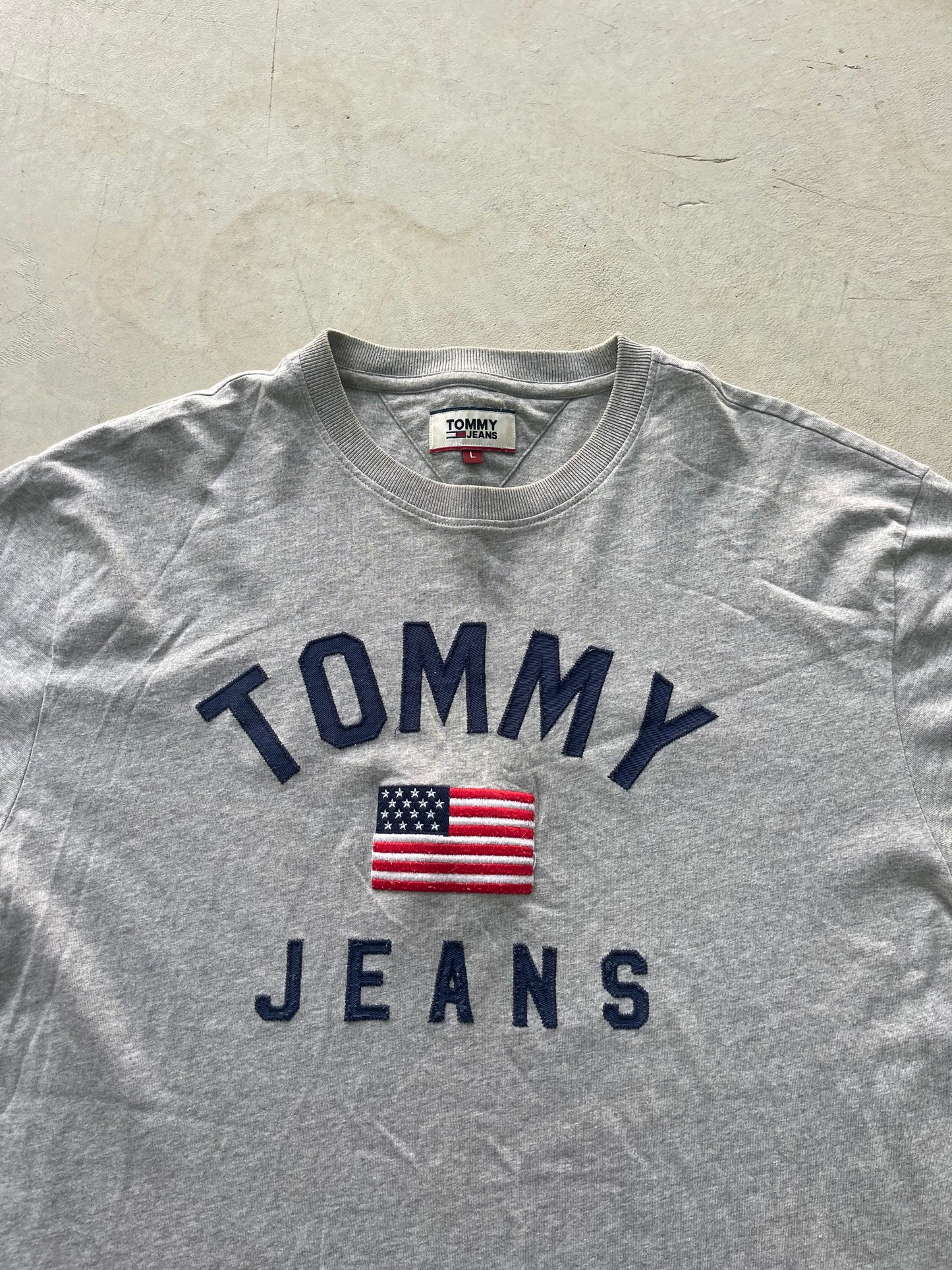 Tommy Hilfiger Spellout Tee (L)